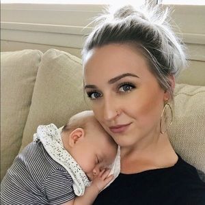 Meet your Posher, Alexis